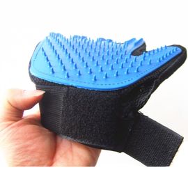 Plastic Pet Glove , Massage Glove Dog Hair Brush For Pet Cleaning Grooming Comb supplier